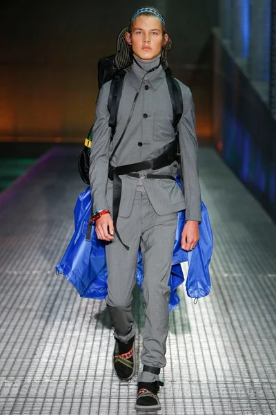 Look 1